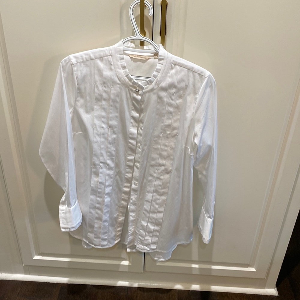 Soft Surroundings white tunic.  Sz Med.  Excellent condition.